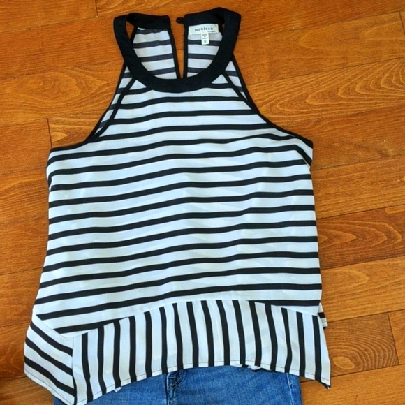 Black and white striped tank top - Picture 2 of 4